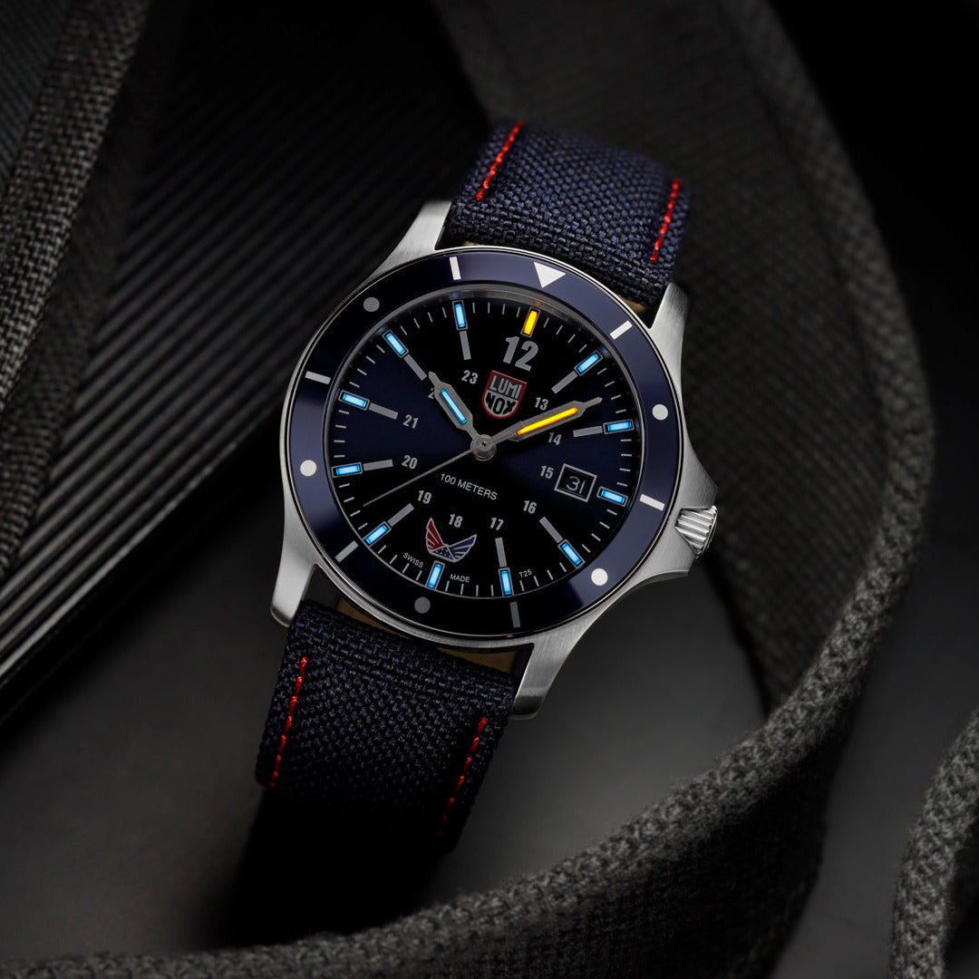 美品Luminox 時計 100 Meters Automatic Sport Timer, 42mm, Dive Watch